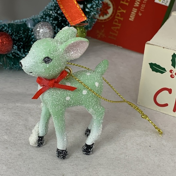 3 piece Christmas lot : wreath, countdown calendar & baby deer holiday decor - Picture 4 of 16